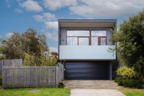 Maison Du Rocher - Meaby Street - Sleeps 6 - Pets